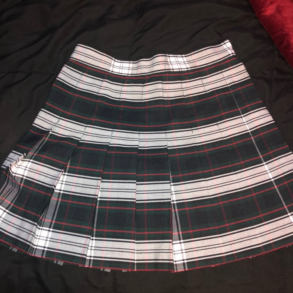 pleated skirt